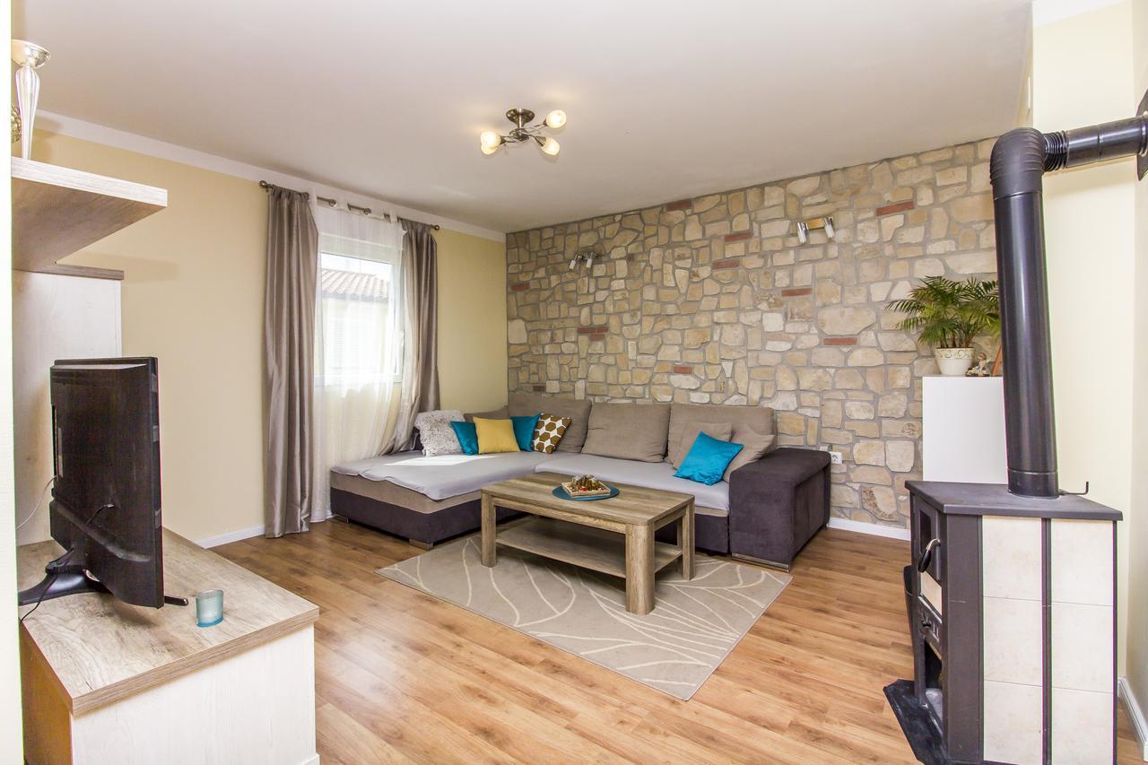 Apartman Maxim Διαμέρισμα Πούλα Εξωτερικό φωτογραφία